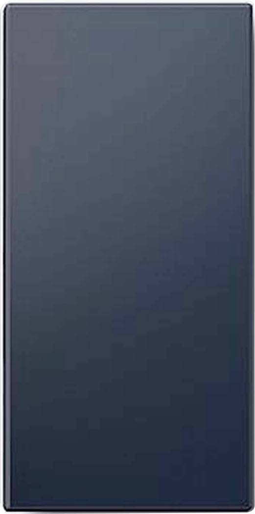 Ein rechteckiges, dunkelblaues Objekt mit glatter Oberfläche.