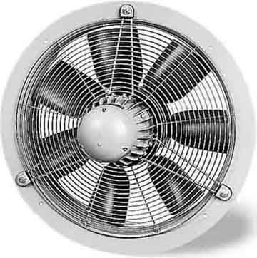 Ventilator mit kreisförmigem Schutzgitter und sechs schwarzen Flügeln, an einer Wand montiert.
