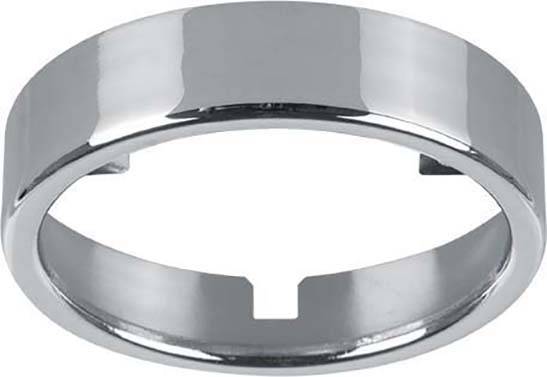 Ein silberner Metallring mit glatter, glänzender Oberfläche. Der Ring hat eine einfache, flache Form.