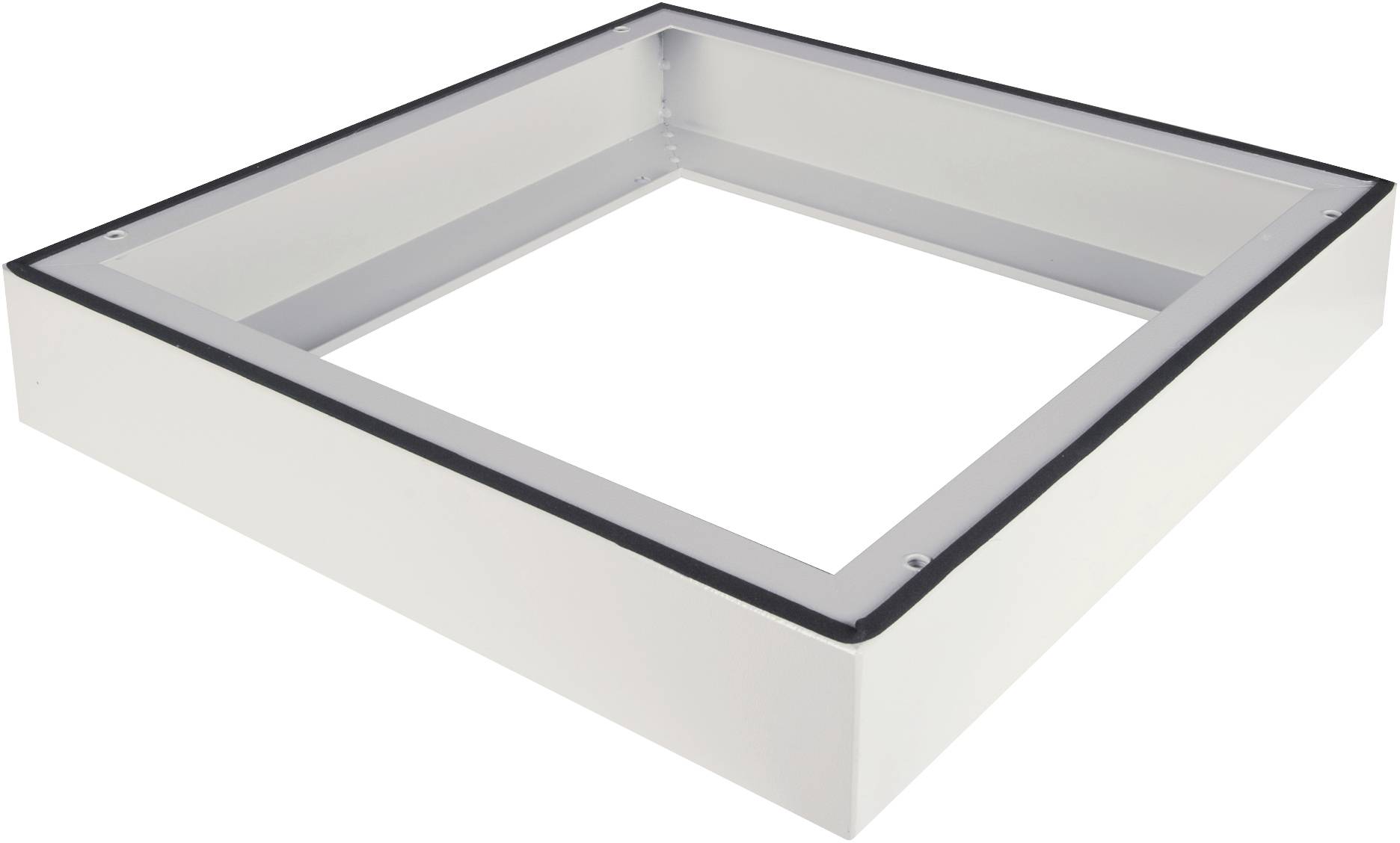 Ein quadratischer, weißer Rahmen aus Metall, leicht angewinkelt, mit dunklem Rand, vermutlich Teil eines Decken- oder Wandsystems.