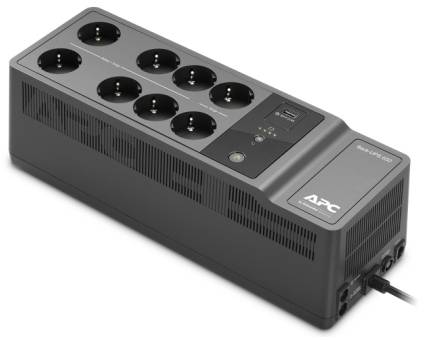 Eine schwarze USV-Steckdosenleiste mit acht Schuko-Steckplätzen, einem USB-Anschluss und einer grünen Betriebsanzeige.