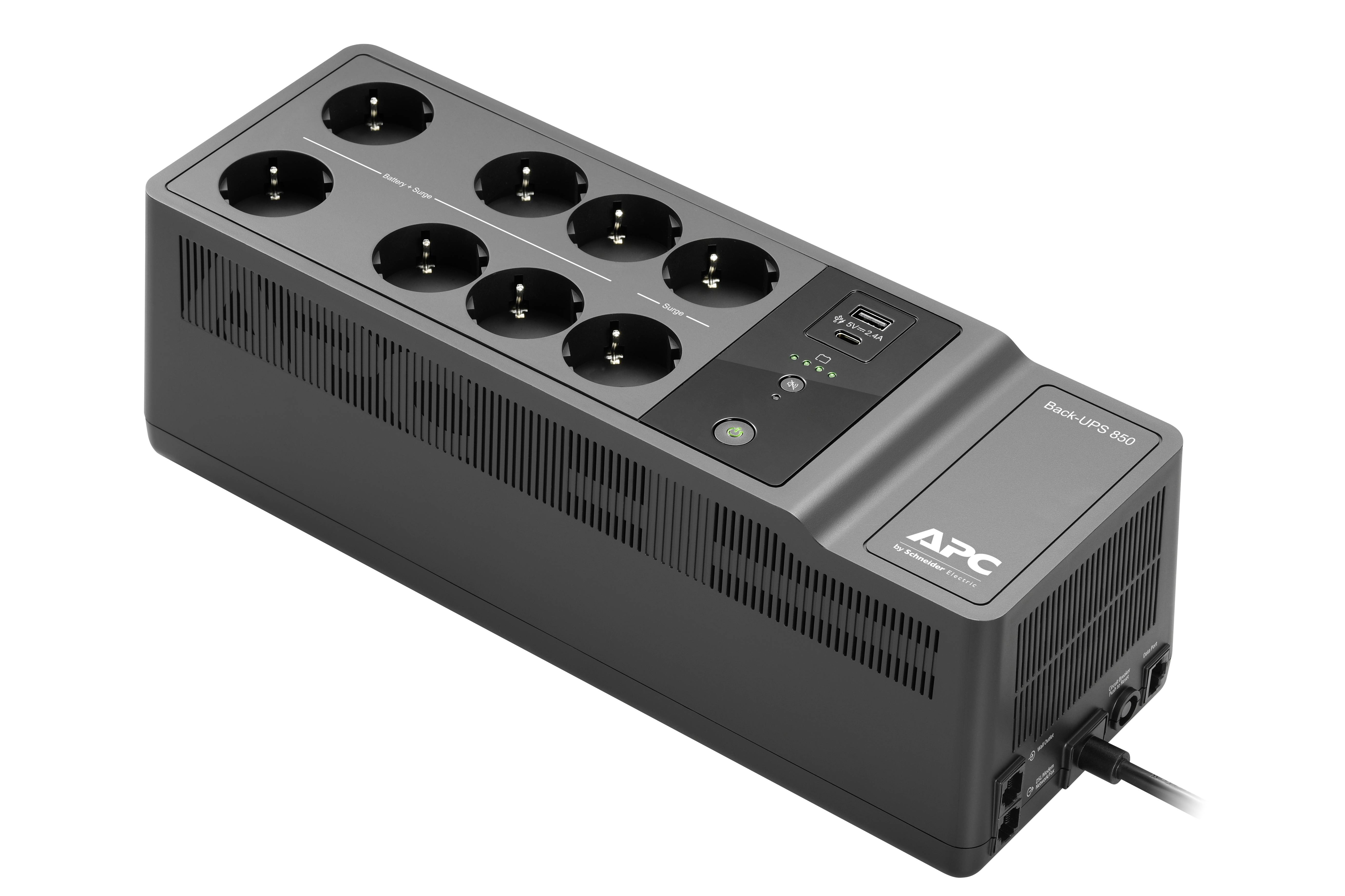 Schwarze USV mit acht Steckplätzen und zwei USB-Anschlüssen. Zeigt Statusanzeige und Markenlogo. Dient zur Stromversorgungssicherung.