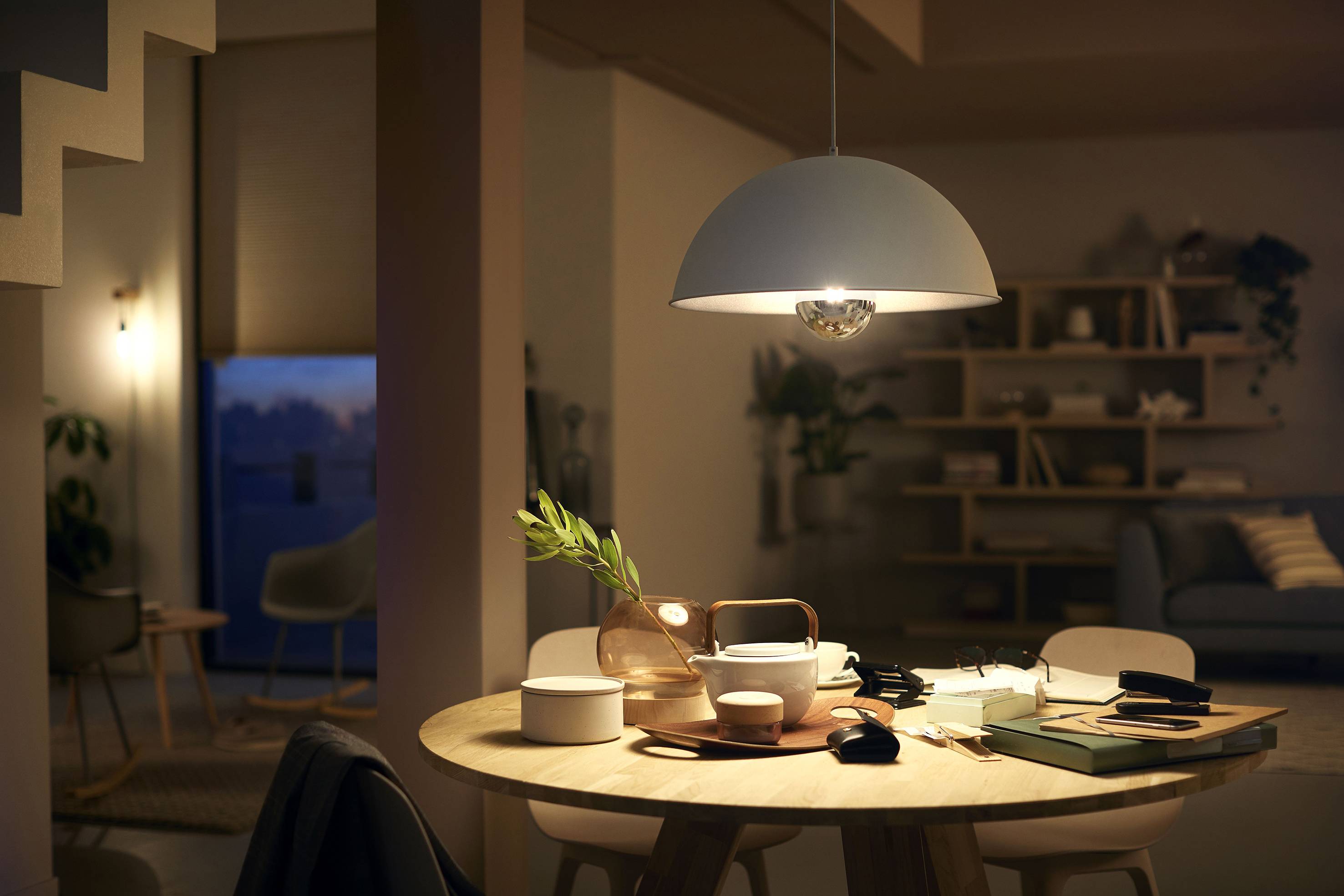 Philips LED 78249800 LED EEK F (A - G) E27 7.2W = 50W Warmweiß (Ø x L) 12.5cm x 18cm 1St.