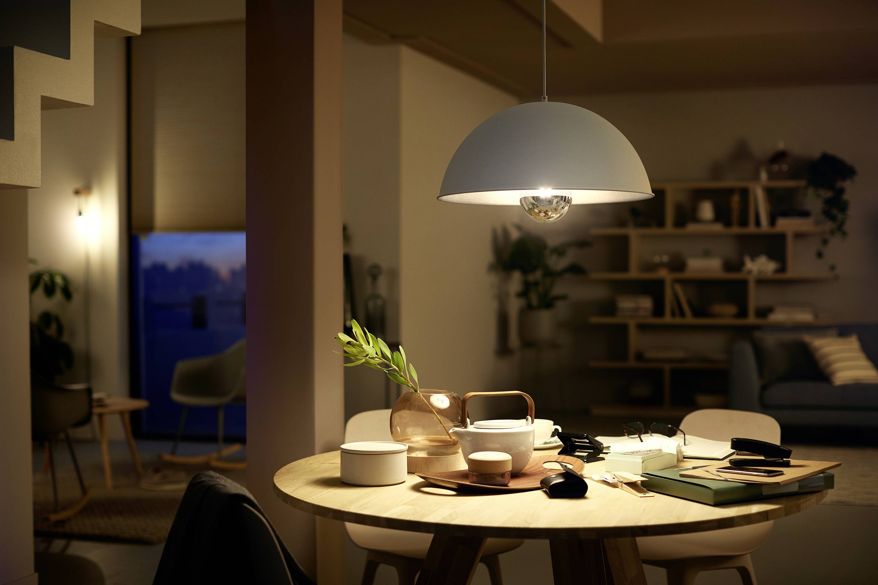 Philips LED 78249800 LED EEK F (A - G) E27 7.2W = 50W Warmweiß (Ø x L) 12.5cm x 18cm 1St.