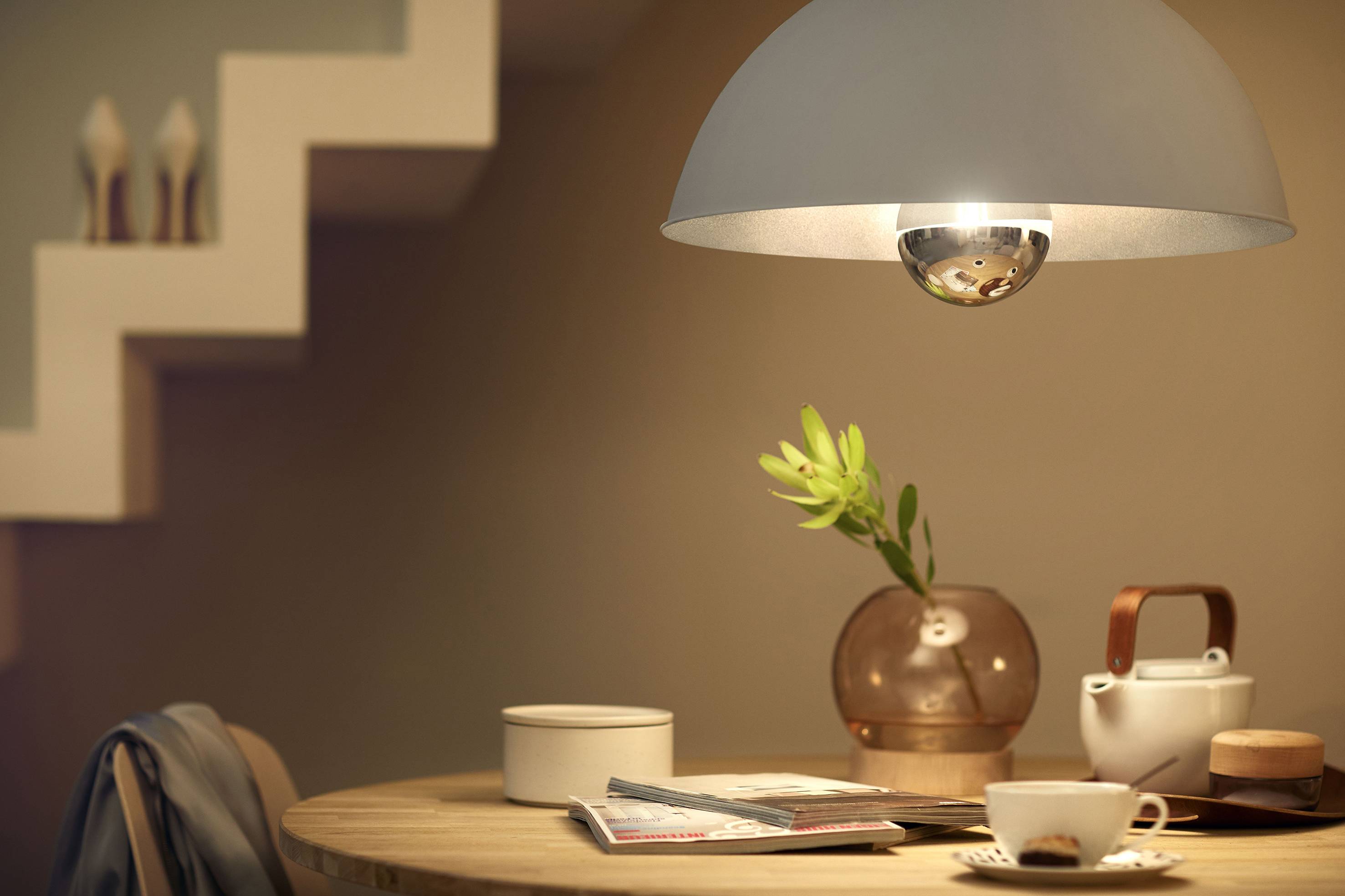 Philips LED 78249800 LED EEK F (A - G) E27 7.2W = 50W Warmweiß (Ø x L) 12.5cm x 18cm 1St.