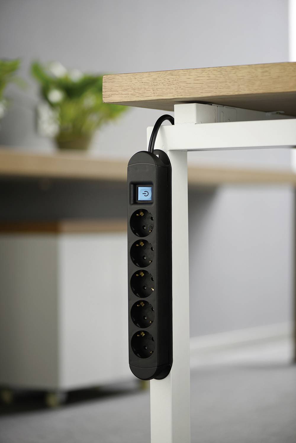 Maxtrack NV 57-2L Steckdosenleiste mit Schalter Schwarz Schutzkontakt 1St.