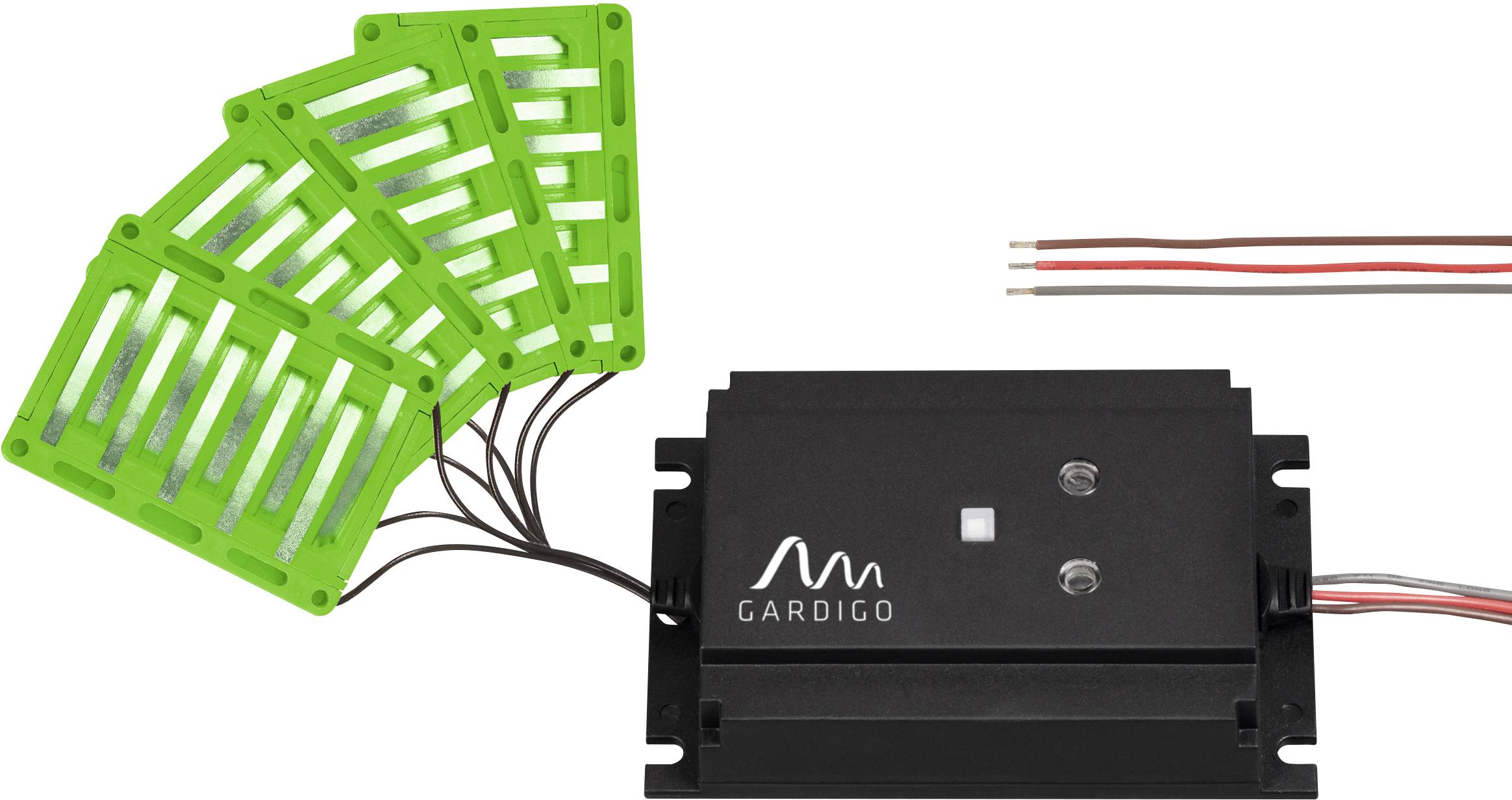 Das Bild zeigt ein elektrisches Gerät mit schwarzem Gehäuse der Marke Gardigo, verbunden mit grünen Sensorplatten und Kabeln für Schädlingsabwehr.