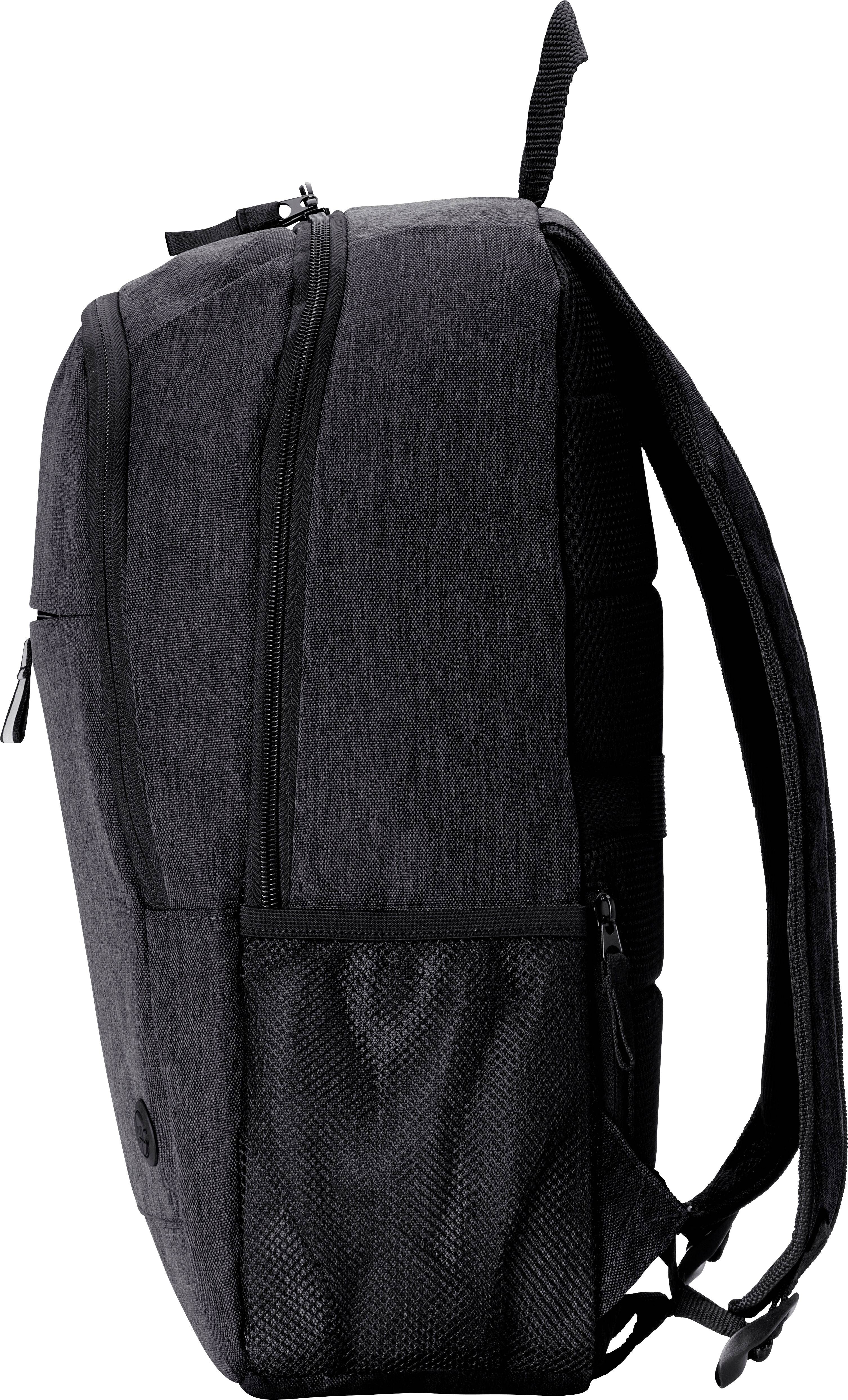 Ein seitlicher Blick auf einen schwarzen Rucksack mit zwei Reißverschlüssen, Mesh-Tasche und gepolsterten Gurten.