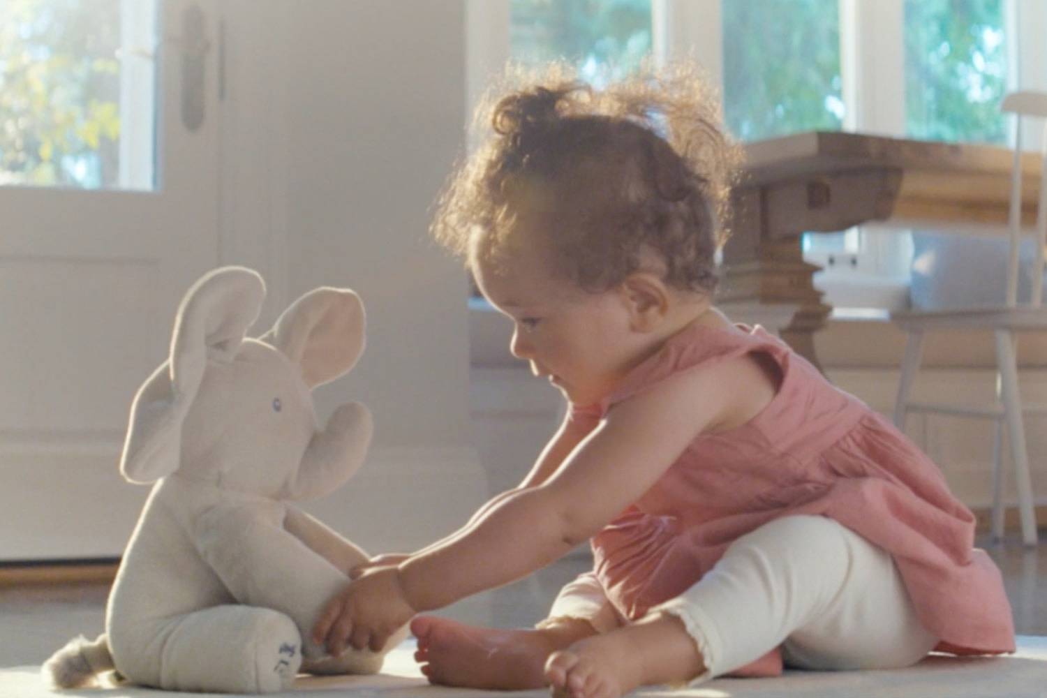 GUND Flappy, der singende und sprechende Elefant - deutsch, ca. 30 cm