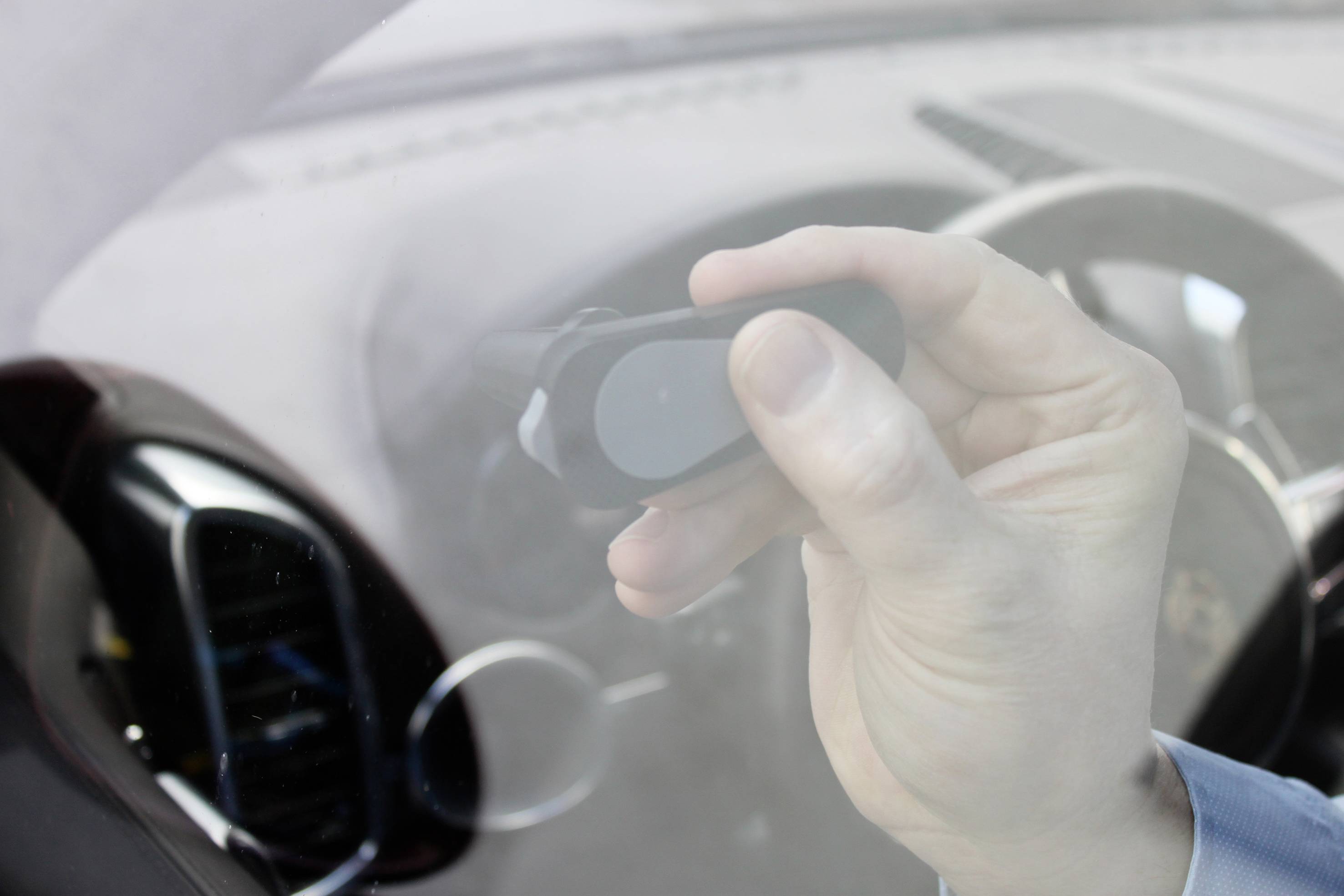 Seecode 20189 Scheibenhammer Magnethalter, Gurtschneider