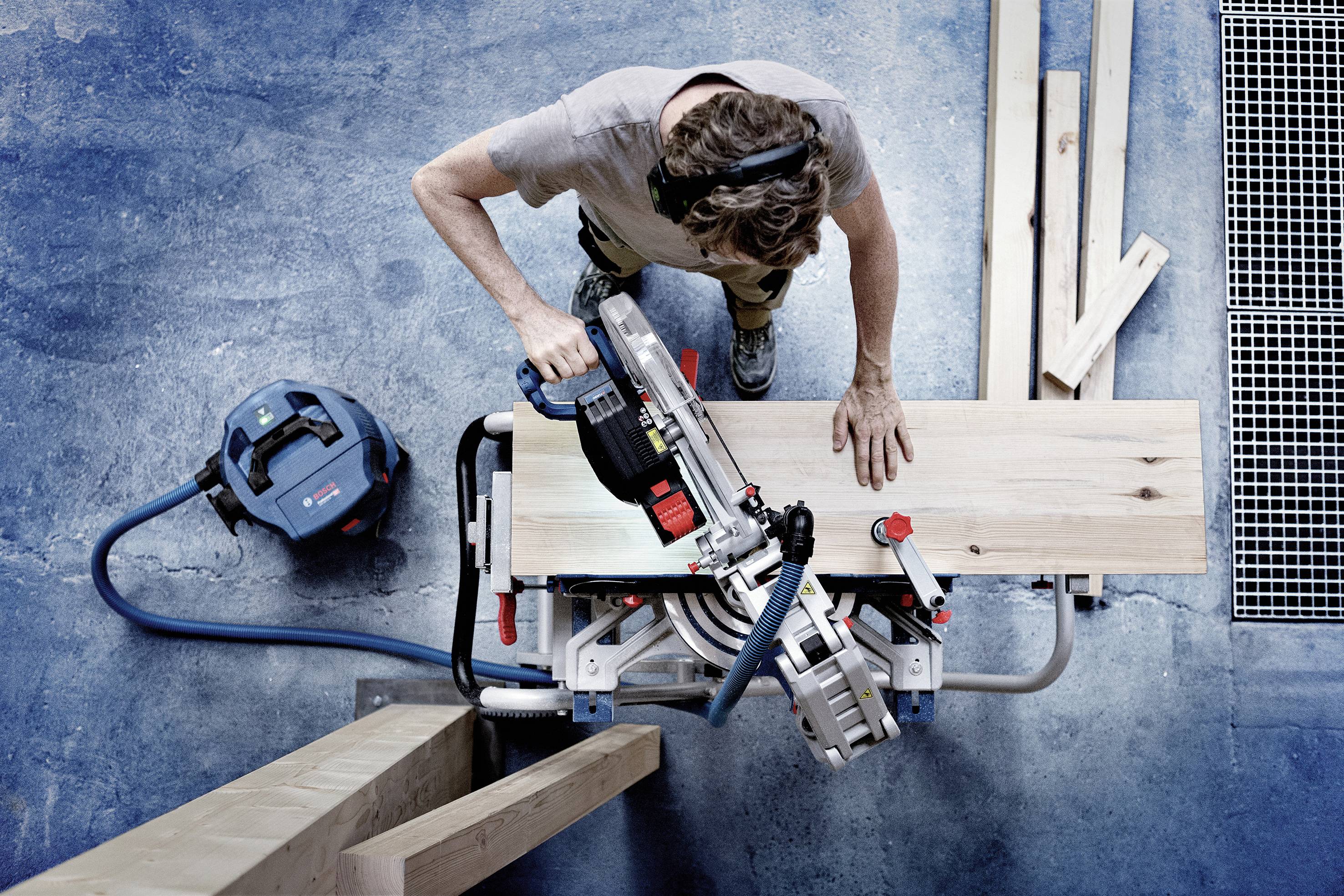 Bosch Professional BITURBO GCM18V-305 GDC Akku-Kapp- und Gehrungssäge inkl. Bluetooth Modul, ohne Akku, ohne Ladegerät 305mm 2000W