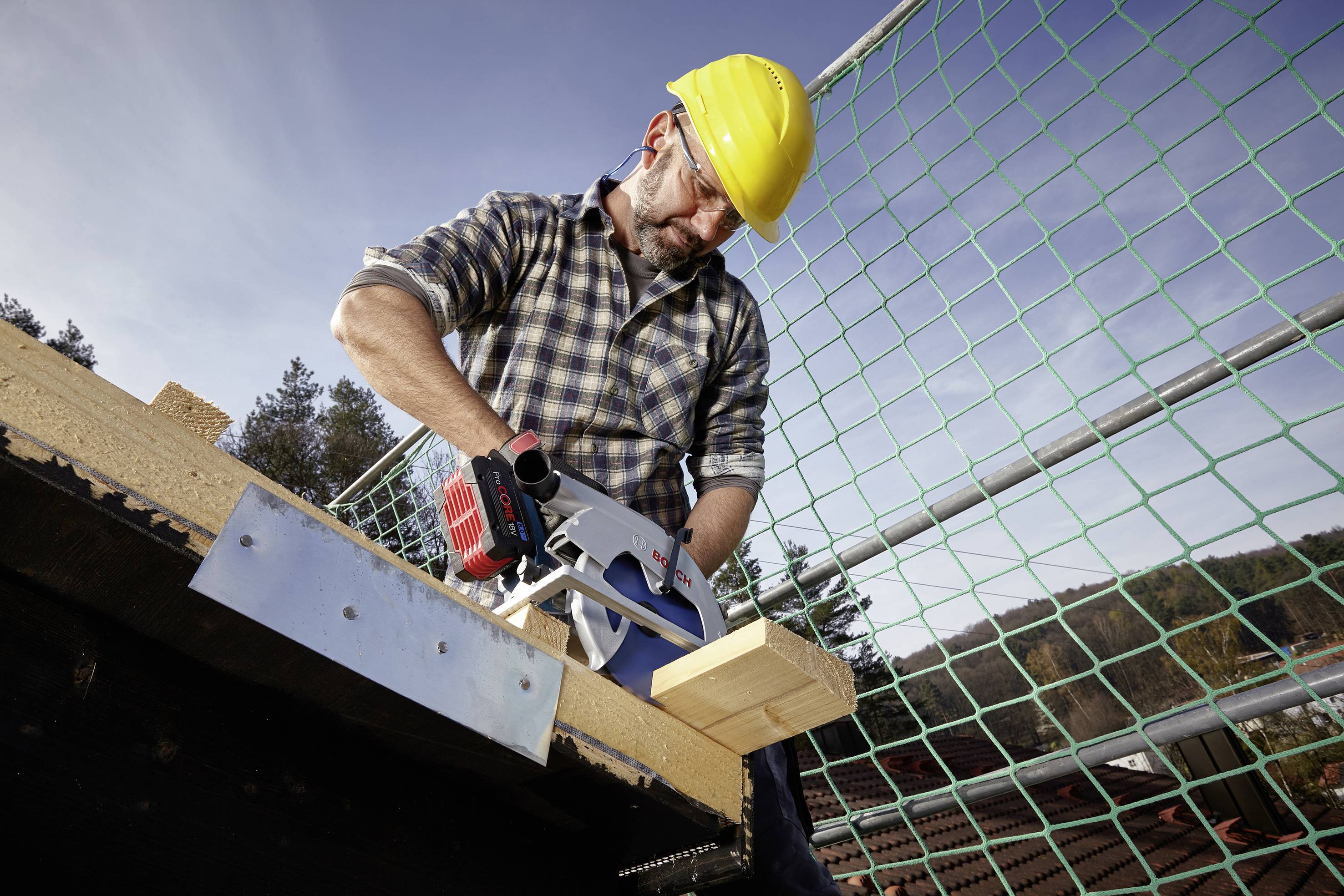 Bosch Professional GKS 18V-68 C Akku-Handkreissäge Schnitttiefe max. (90°) 68mm inkl. Koffer, inkl. 2. Akku, inkl. Ladegerät