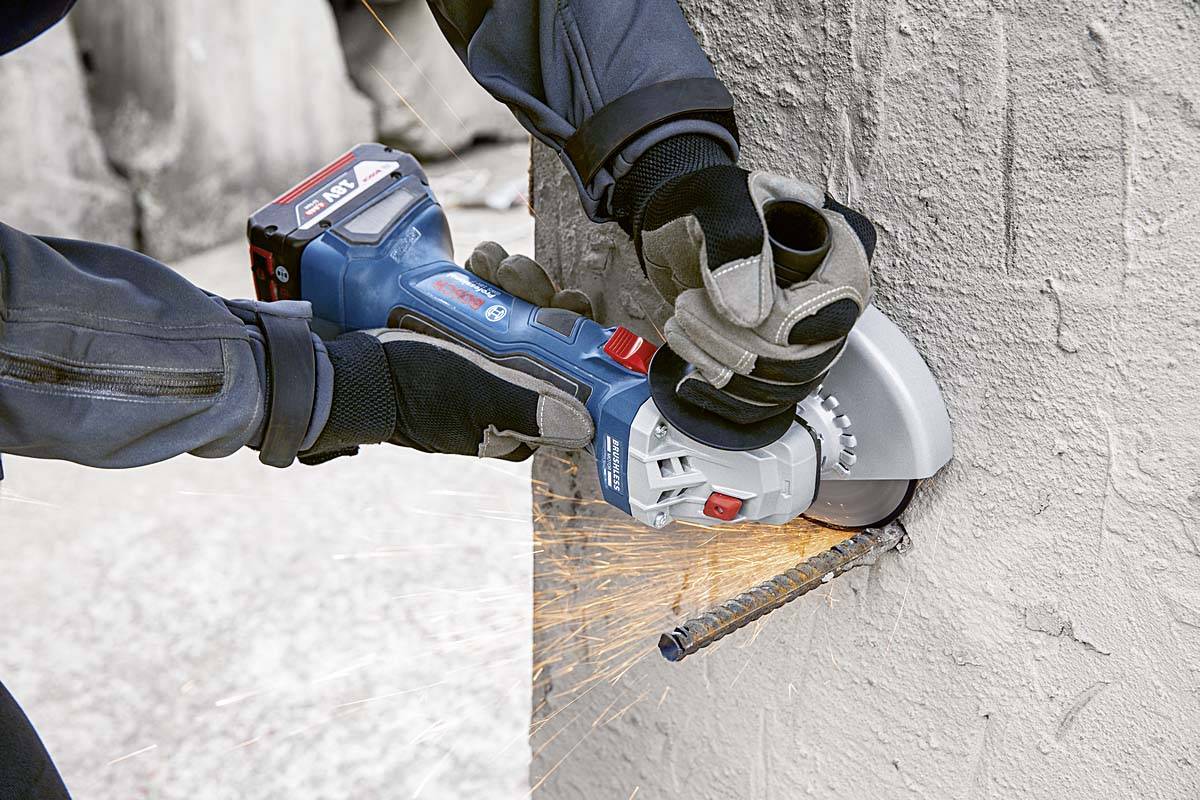 Bosch Professional GWS 18V-7 06019H9005 Akku-Winkelschleifer 125mm inkl. 2. Akku, inkl. Koffer 18V 4.0Ah