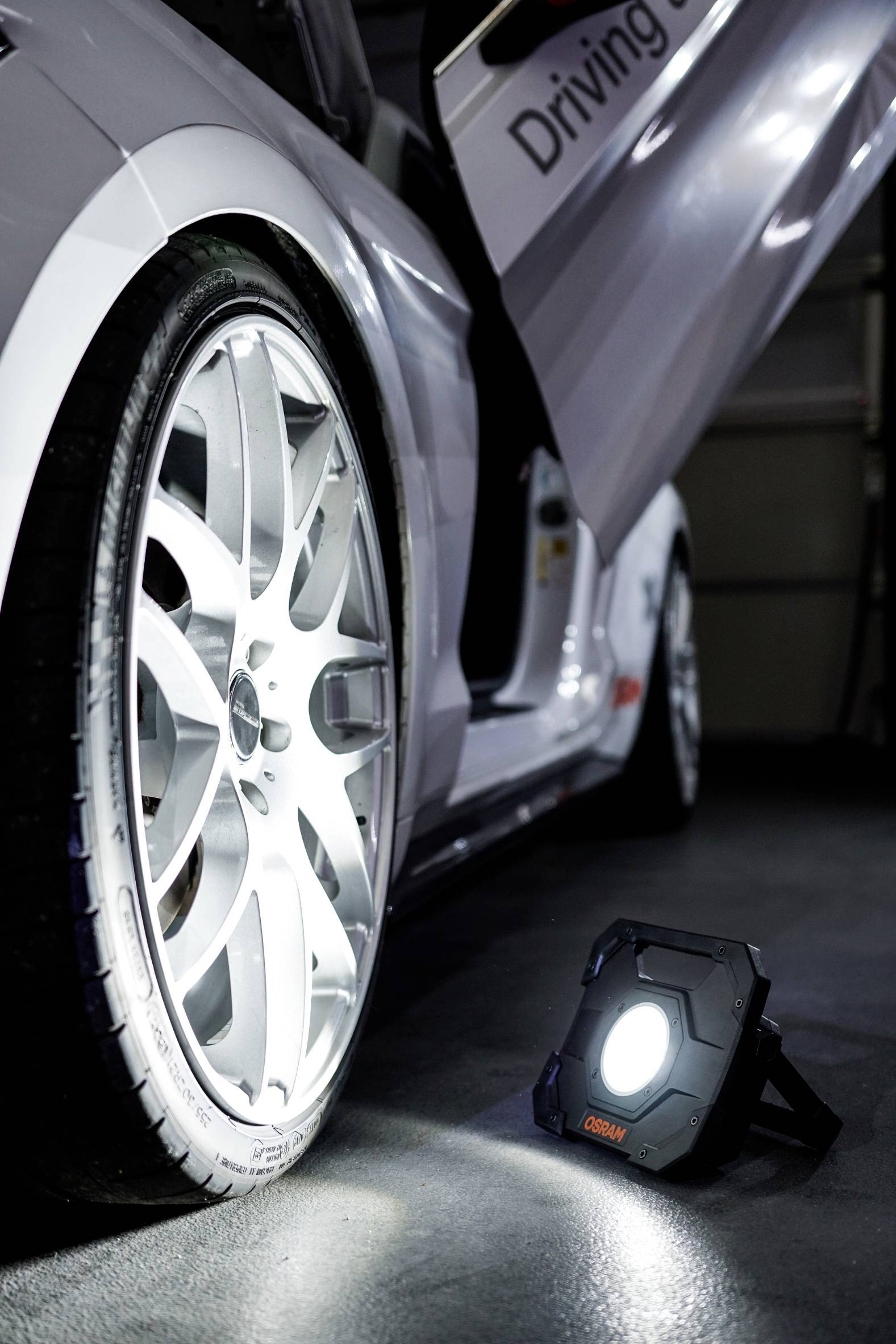 OSRAM LEDIL FLOOD 10W LEDIL FLOOD 10W LED Strahler akkubetrieben 10 W 1200 lm, 600 lm