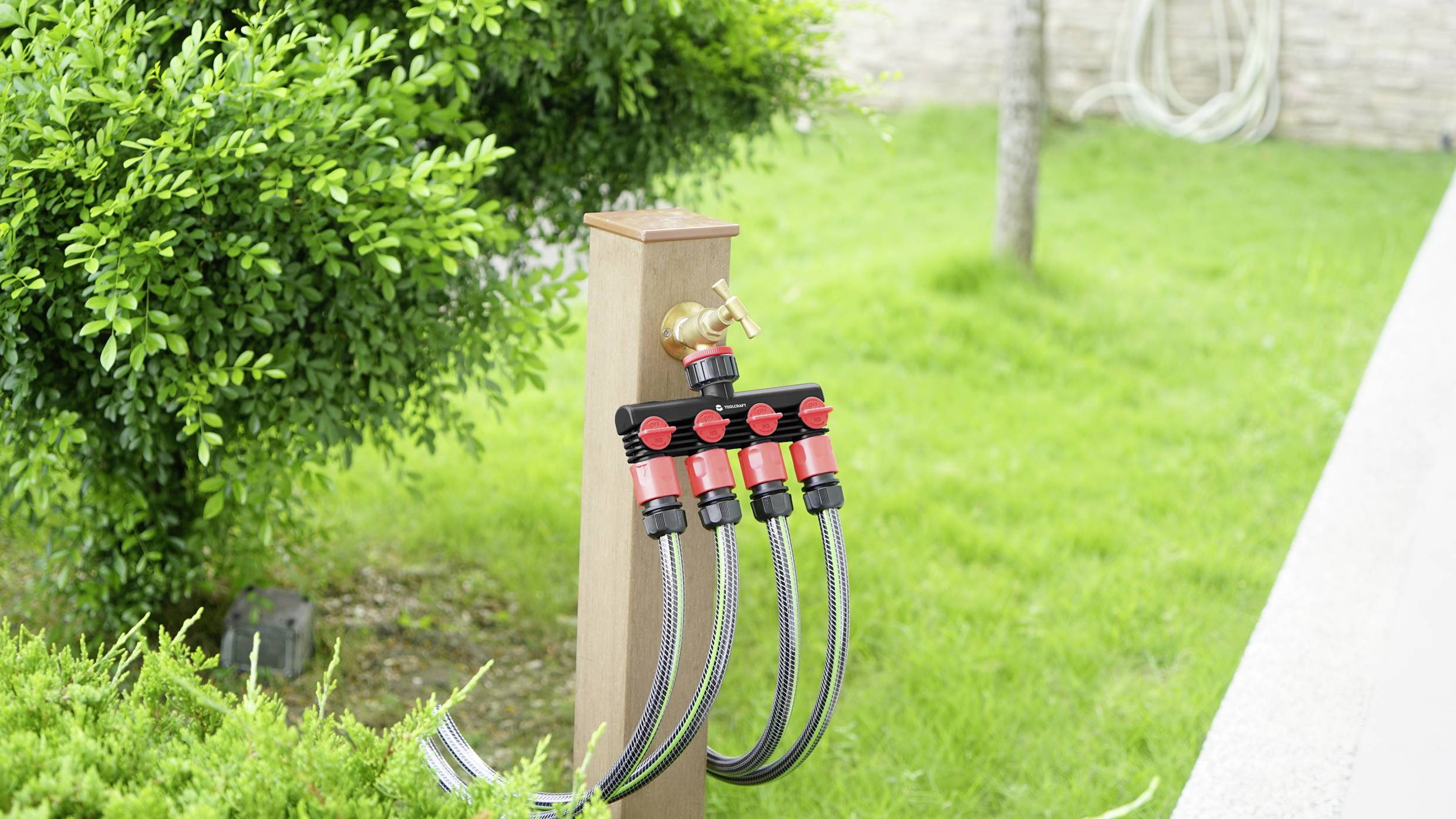 TOOLCRAFT 2302371 Kunststoff 4-Wege-Verteiler 26,44mm (3/4") AG, 33,25mm (1") AG Wasserstop, mit Regulierventil