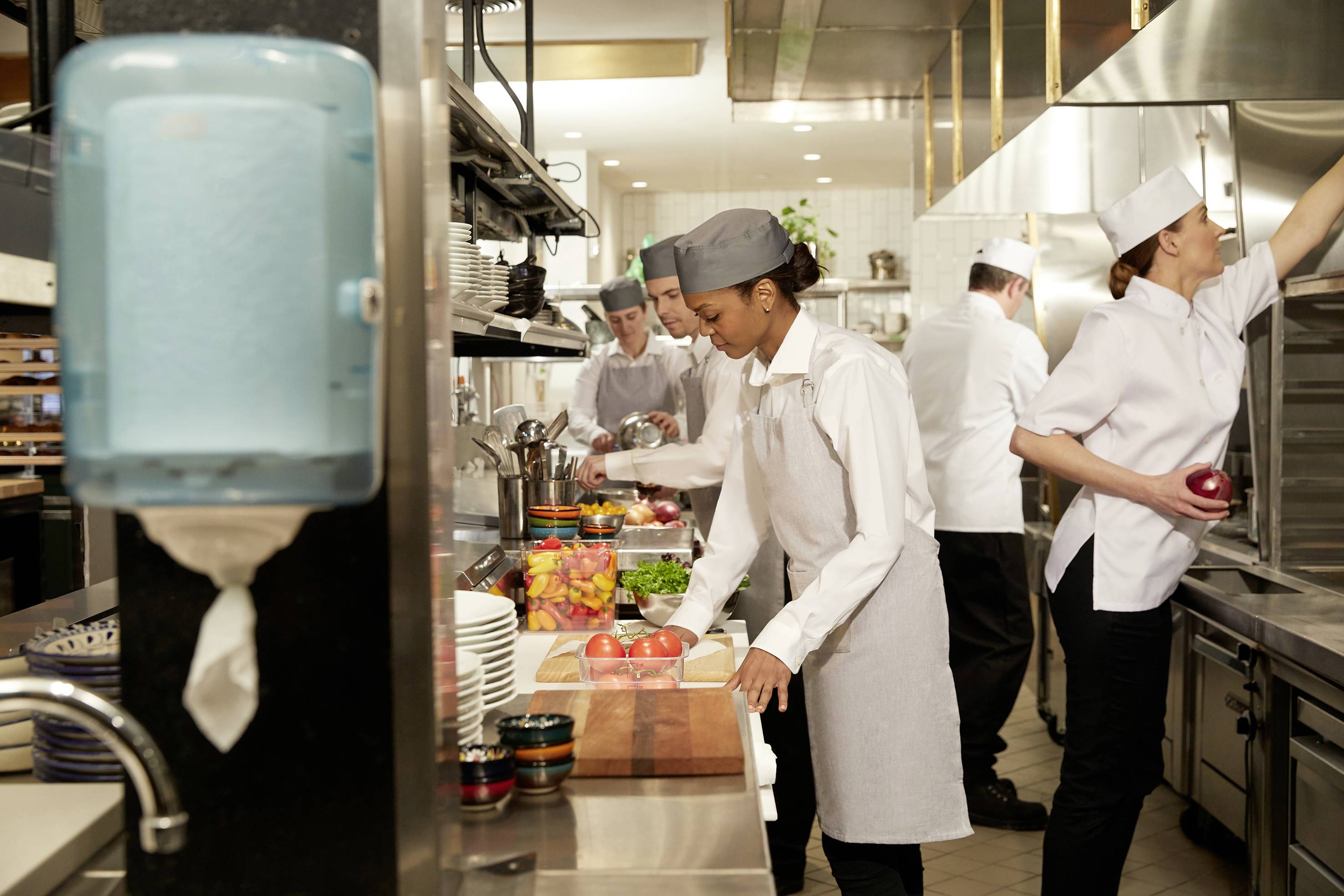 TORK 473180 Reflex™ Papierhandtuchspender Kunststoff Weiß, Türkis 1St.