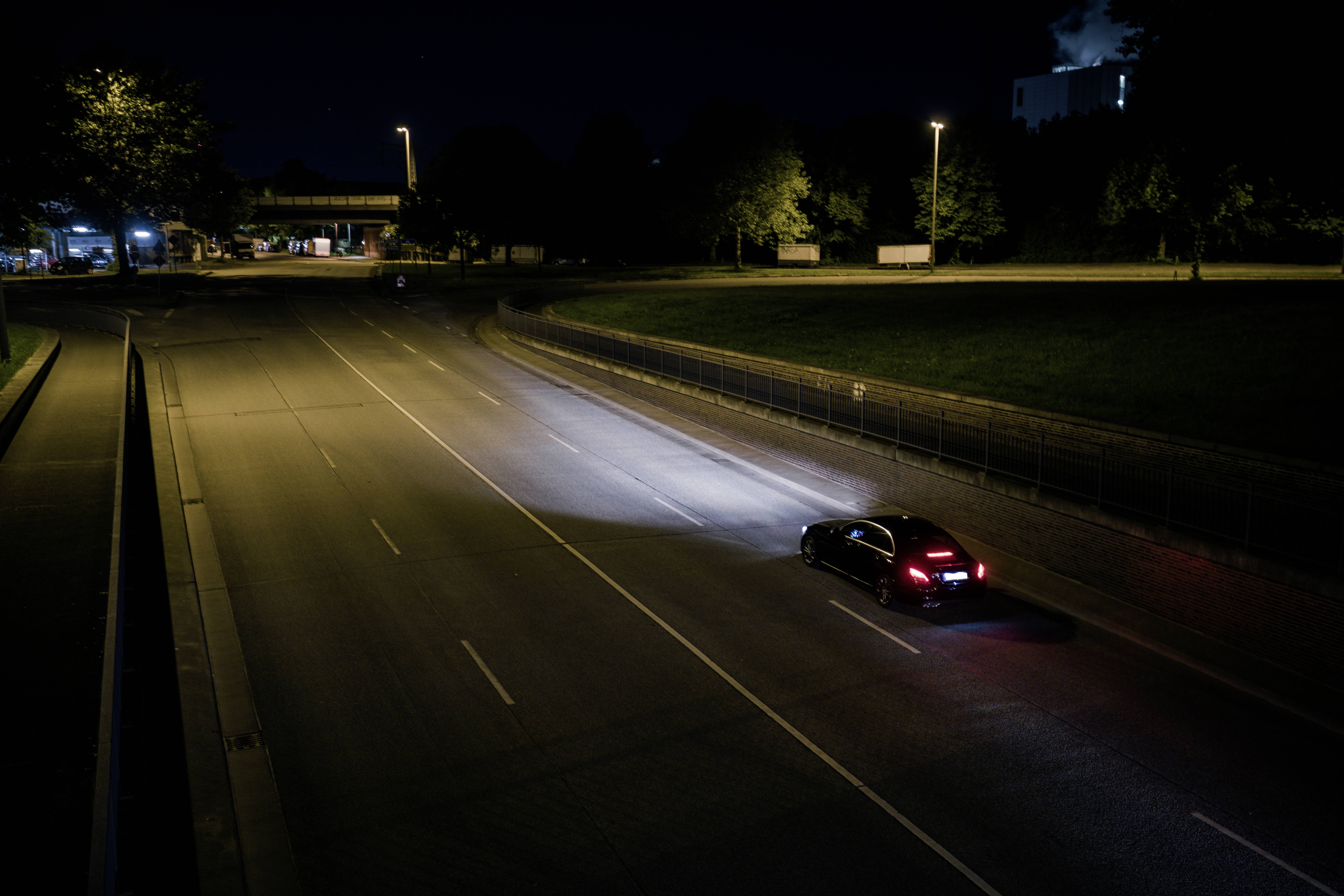 Philips Automotive 12258WVUB1 Halogen Leuchtmittel WhiteVision Ultra H1 55W 12V