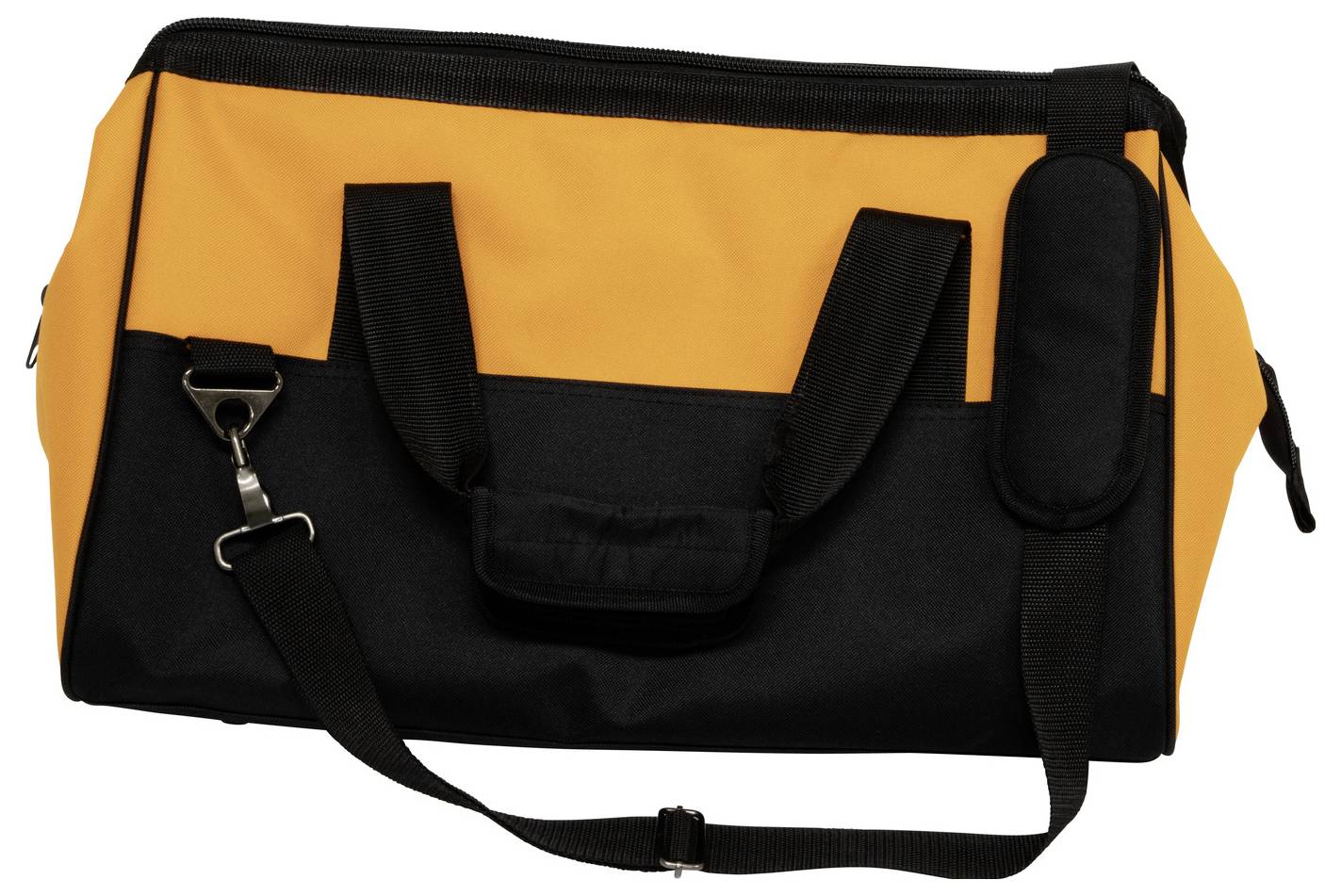 Im Bild zu sehen ist ein Baustrahler auf einem Stativ, in einem Kellerraum. Daneben liegen eine Werkzeugtasche und ein Verlängerungskabel.