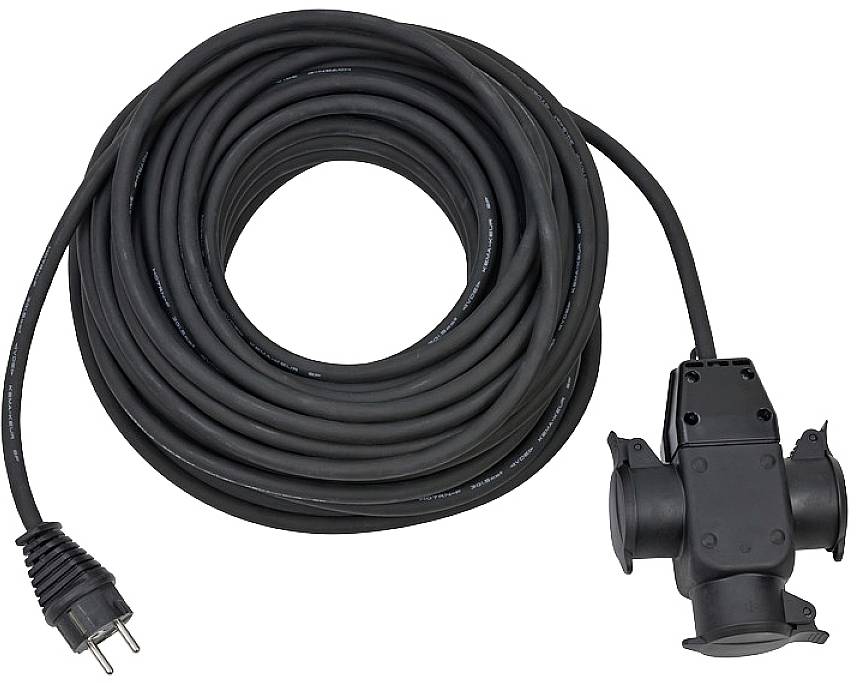 Ein langes Verlängerungskabel mit Mehrfachsteckdose und Schuko-Stecker, geeignet für den Außenbereich.