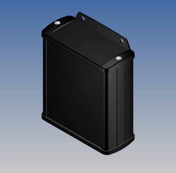 Eine schwarze, rechteckige Batteriehülle vor blauem Hintergrund, mit zwei Befestigungslöchern an der oberen Seite.