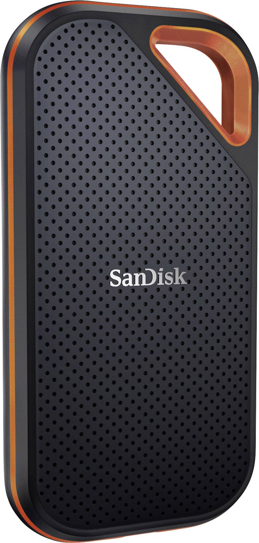 Externer SanDisk-Speicher; rechteckig mit abgerundeten Ecken, schwarze Oberfläche mit Lochmuster, orangefarbener Akzent.
