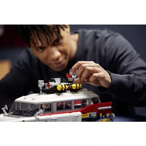 10274 LEGO® ICONS™ Ghostbusters™ ECTO-1 10274 LEGO® ICONS™ Ghostbusters™ ECTO-1