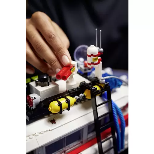 10274 LEGO® ICONS™ Ghostbusters™ ECTO-1 10274 LEGO® ICONS™ Ghostbusters™ ECTO-1