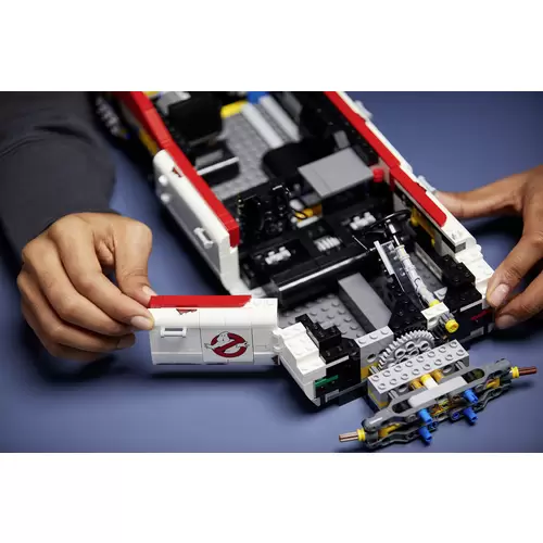 10274 LEGO® ICONS™ Ghostbusters™ ECTO-1 10274 LEGO® ICONS™ Ghostbusters™ ECTO-1
