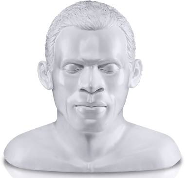 Graue Büste eines Mannes mit geschlossenen Augen und neutralem Gesichtsausdruck. Die Skulptur zeigt detaillierte Gesichtszüge und kurze Haare.