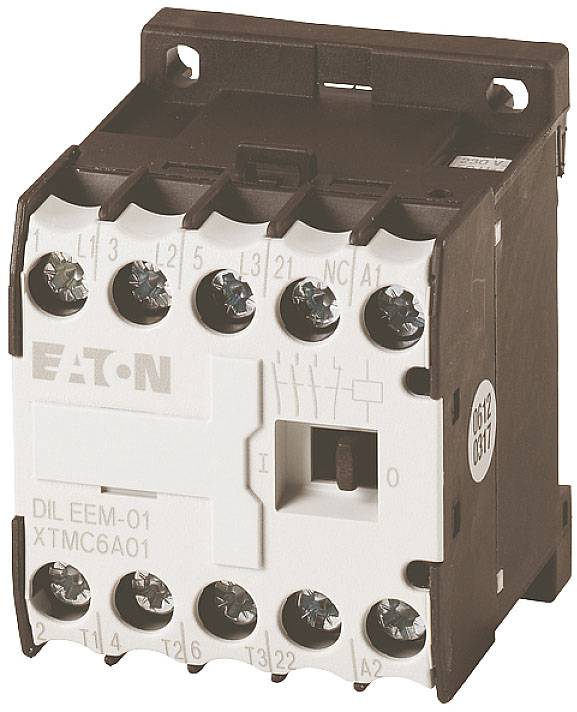 Ein elektrischer Schütz mit der Aufschrift 'EATON', Modell 'DIL EEM-01 XTCMC6A01', zeigt Anschlüsse für elektrische Verbindungen.