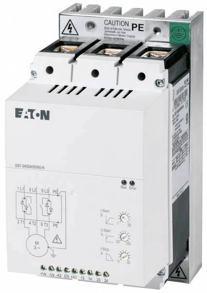 Elektrisches Gerät von Eaton mit mehreren Anschlüssen und Schaltern, gekennzeichnet mit 'Caution PE', zur Steuerung elektronischer Systeme.