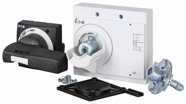 Industrieschalter von Eaton mit Zubehörteilen, einschließlich Schrauben und einer Montageplatte. Geeignet für elektrische Anlagen.