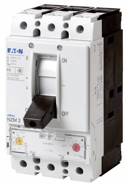 Ein dreipoliger Leistungsschalter von Eaton, Modell NZM 2, zeigt Position 'ON' und 'OFF'. Für elektrische Schaltsysteme.