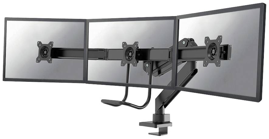 Drei nebeneinander an einem Schwenkarm montierte Monitore ohne Bildschirminhalt vor weißem Hintergrund.