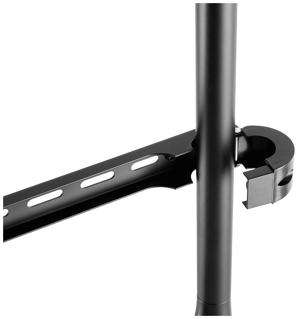 Nahaufnahme eines schwarzen Metallrohrs mit einer Halterung, die an einem durchlöcherten Metallstreifen befestigt ist.