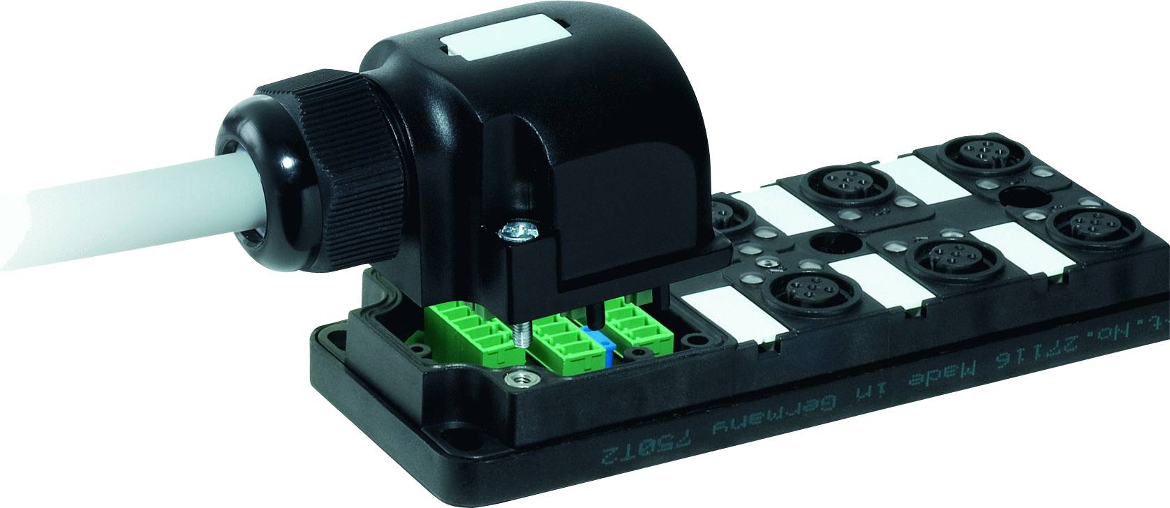 Ein schwarzer Verteilerblock mit acht Steckplätzen und einem angeschlossenen Kabel. Er hat grüne Klemmen und weiße Beschriftungsfelder.