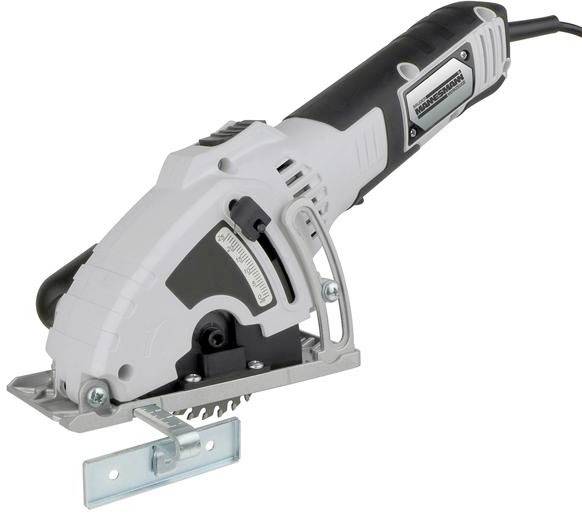 Elektrische Handkreissäge in Schwarz-Weiß, schräg von der Seite betrachtet. Geeignet für präzise Schnitte in verschiedenes Material.