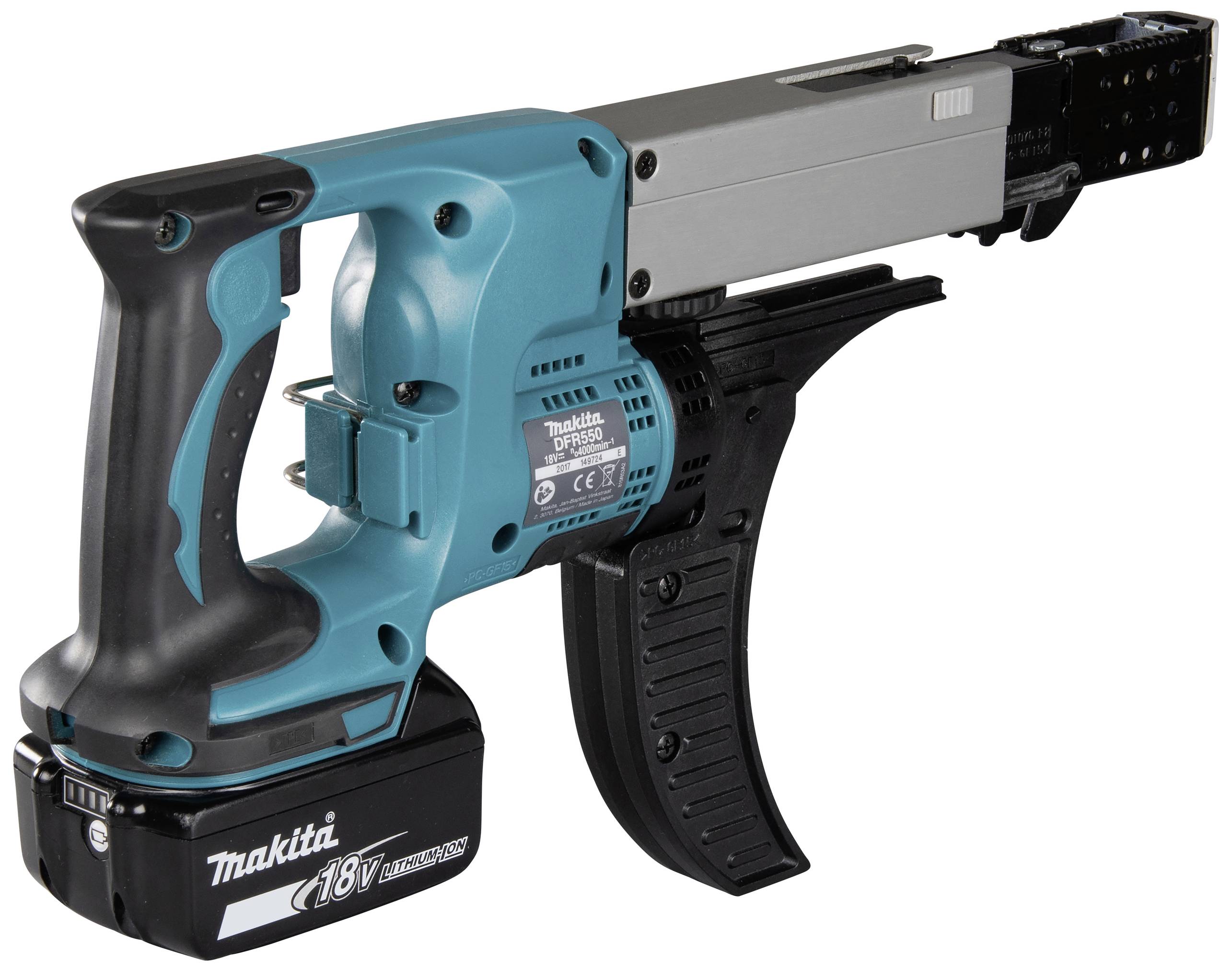 Ein blau-schwarzes, akkubetriebenes Schraubgerät von Makita, Modell 18V, mit einem ergonomischen Griff und Magazin für Schrauben.