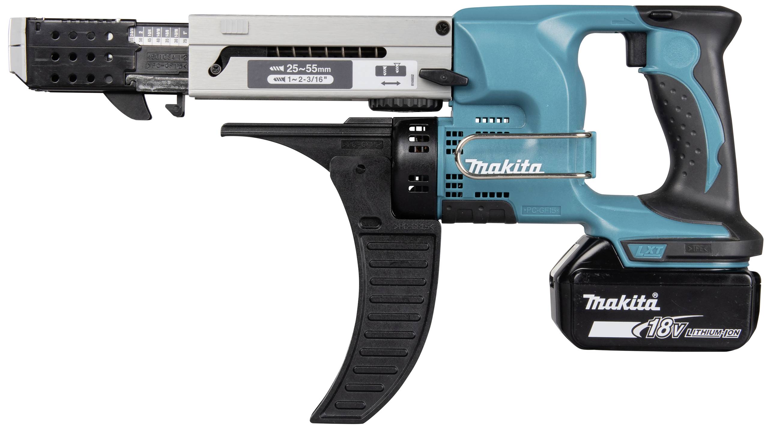 Akkubetriebener Tacker von Makita in Blau und Schwarz mit Magazin für Nägel, geeignet für Schnelltackerarbeiten.