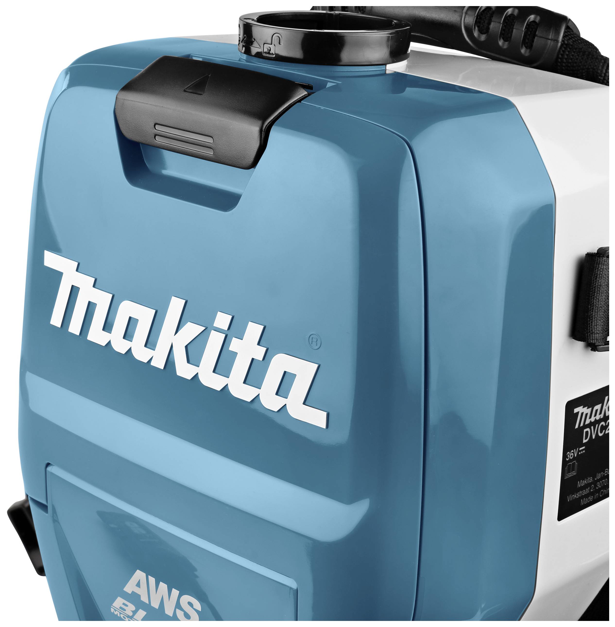 Blauer und weißer tragbarer Staubsauger mit 'Makita'-Logo, geeignet für den professionellen Einsatz.