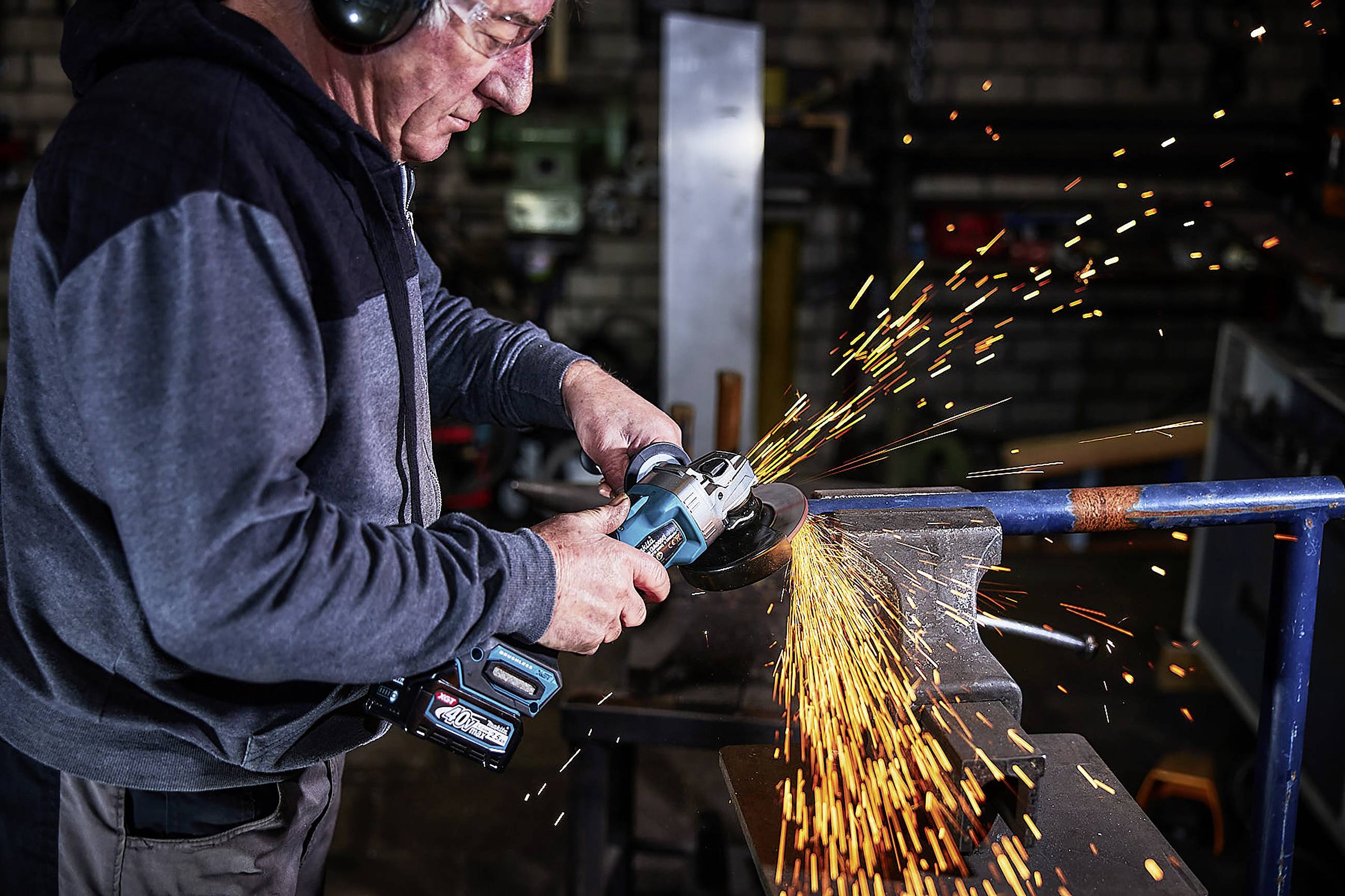 Makita GA008GZ Akku-Winkelschleifer 125 mm ohne Akku, ohne Ladegerät 40 V