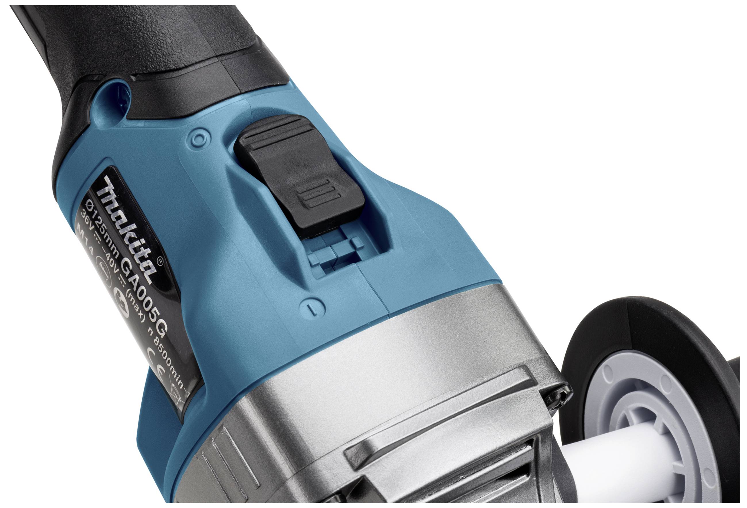 Nahaufnahme eines blauen Elektrowerkzeugs mit schwarzem Griff und Schalter, Teil eines Winkelschleifers mit sichtbarem Etikett.