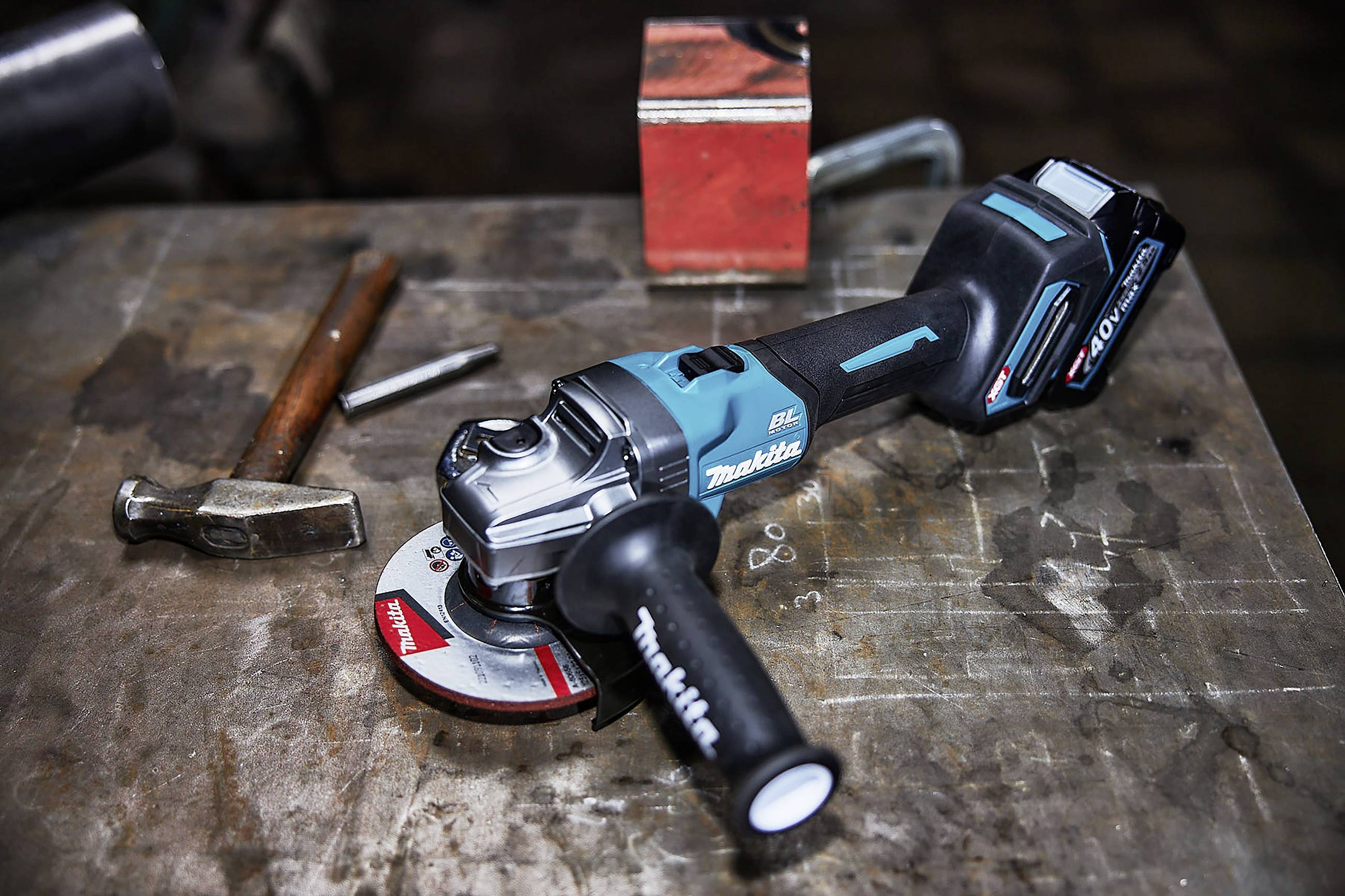 Makita GA008GM201 Akku-Winkelschleifer 125 mm inkl. Ladegerät 40 V 4 Ah