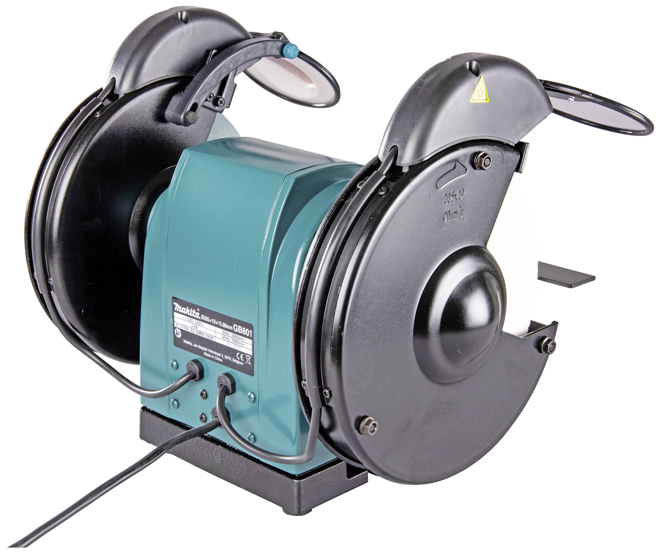 Ein zweischeibiger Schleifbock mit grünem Gehäuse und Schutzabdeckungen über den Schleifflächen. Kabel führt zur Stromversorgung.