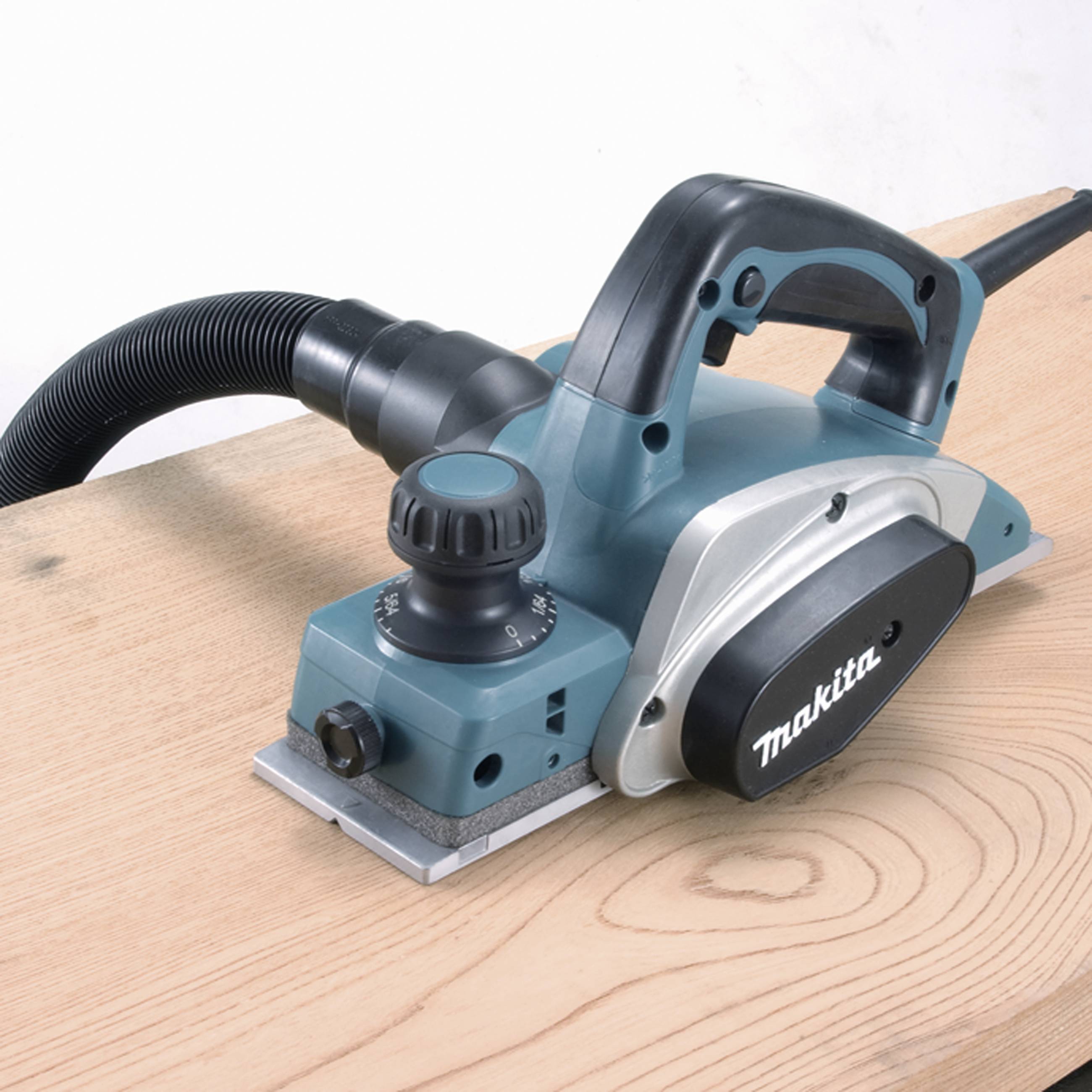 Makita Elektrohobel Hobel-Breite: 82 mm 620 W Falztiefe (max.): 9 mm