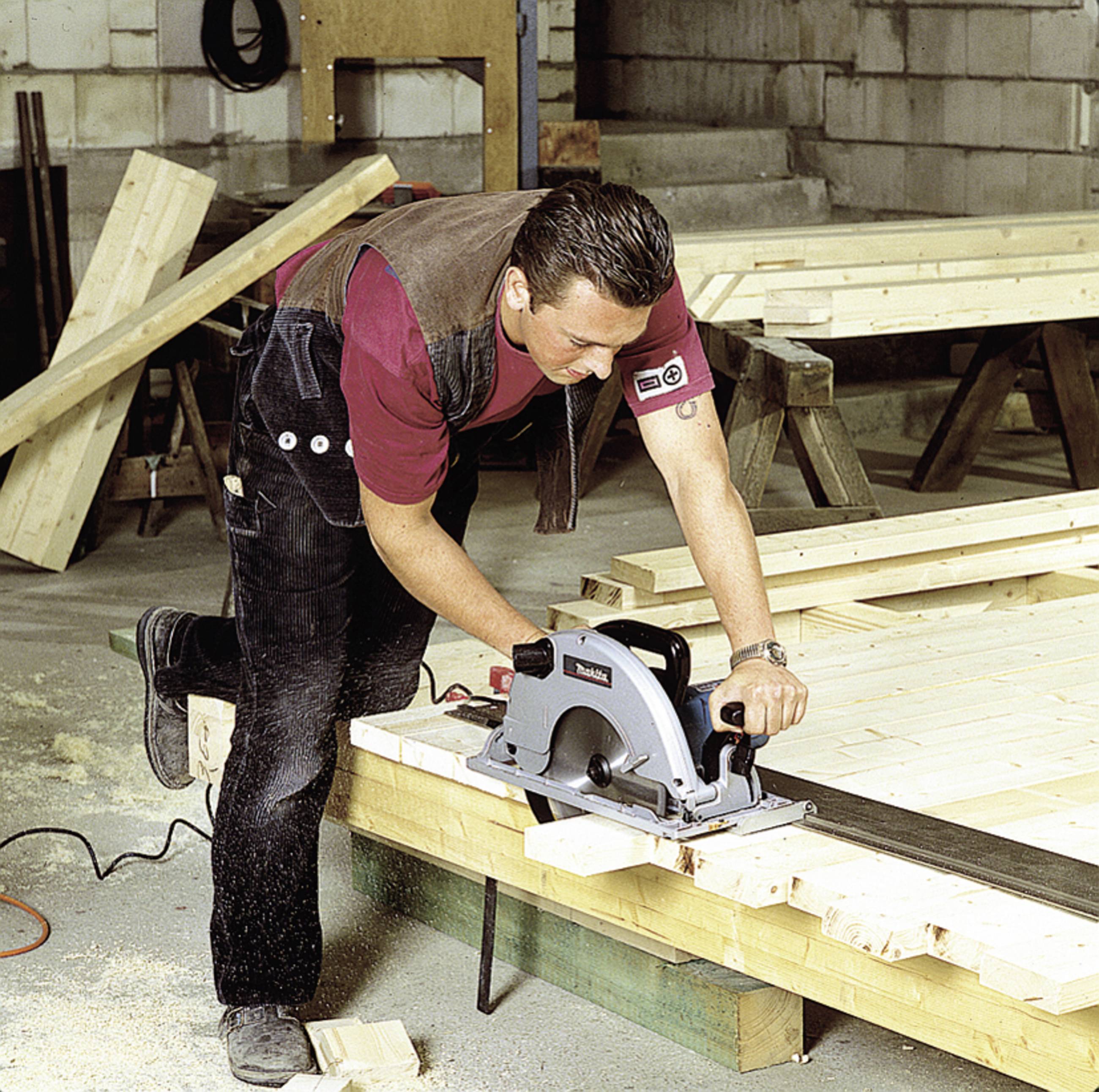 Makita Handkreissäge Schnitttiefe max. (90°) 100mm 2100W