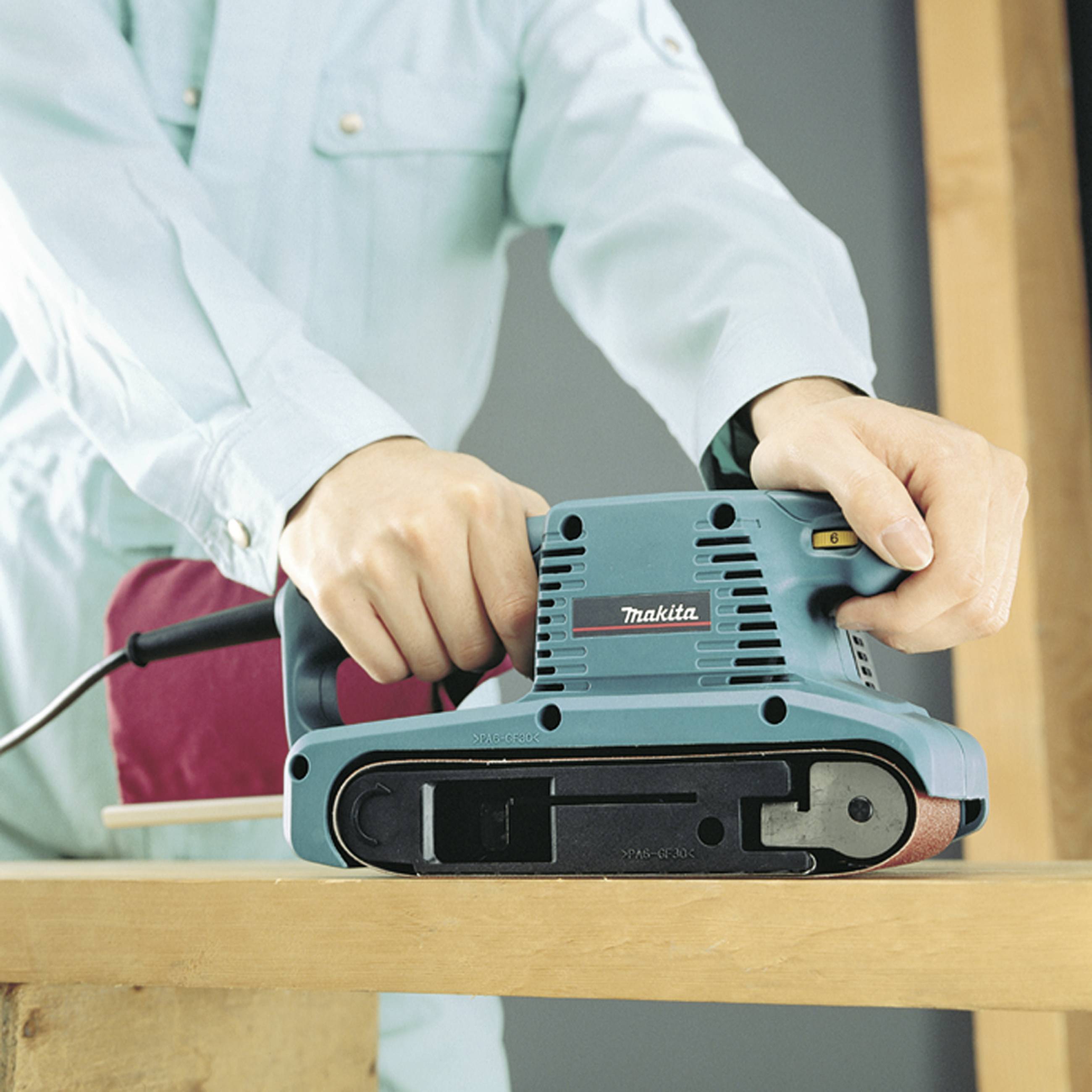 Makita 9911J Bandschleifer 650W Band-Breite 76mm Band-Länge 457mm