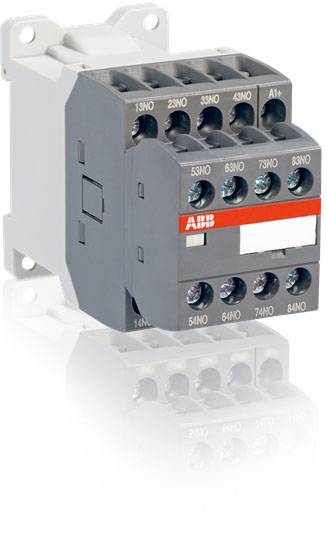 Ein graues ABB-Schütz mit mehreren Anschlussklemmen, verwendet in elektrischen Schaltungen.