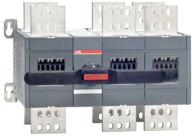 Industrieller Schalter mit drei Schaltmodulen und roten Akzenten; er wird für elektrische Verbindungen in Maschinen verwendet.