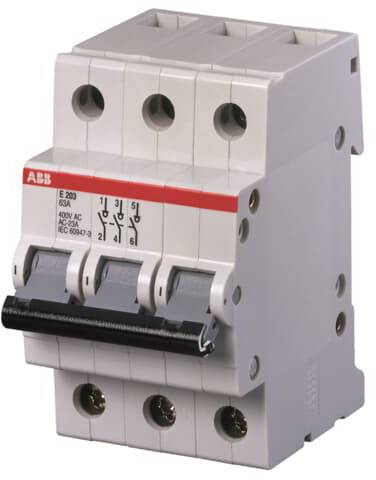 Ein dreipoliger Leitungsschutzschalter der Marke ABB, 63 Ampere, typischerweise in elektrischen Verteilern verwendet, grau und weiß.